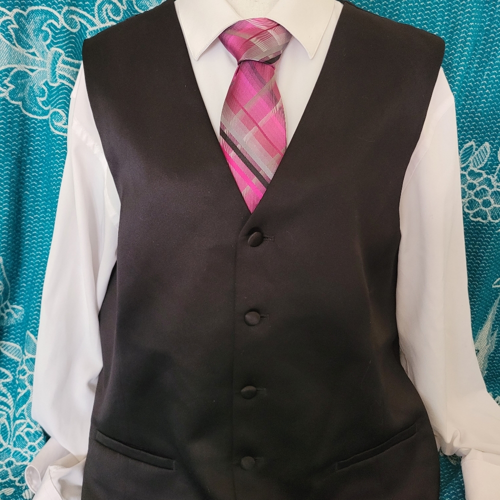 Pink Tie - Picture 2 of 4